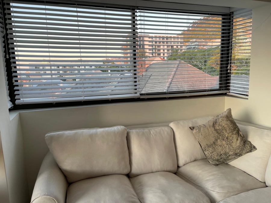 1 Bedroom Property for Sale in Sea Point Western Cape